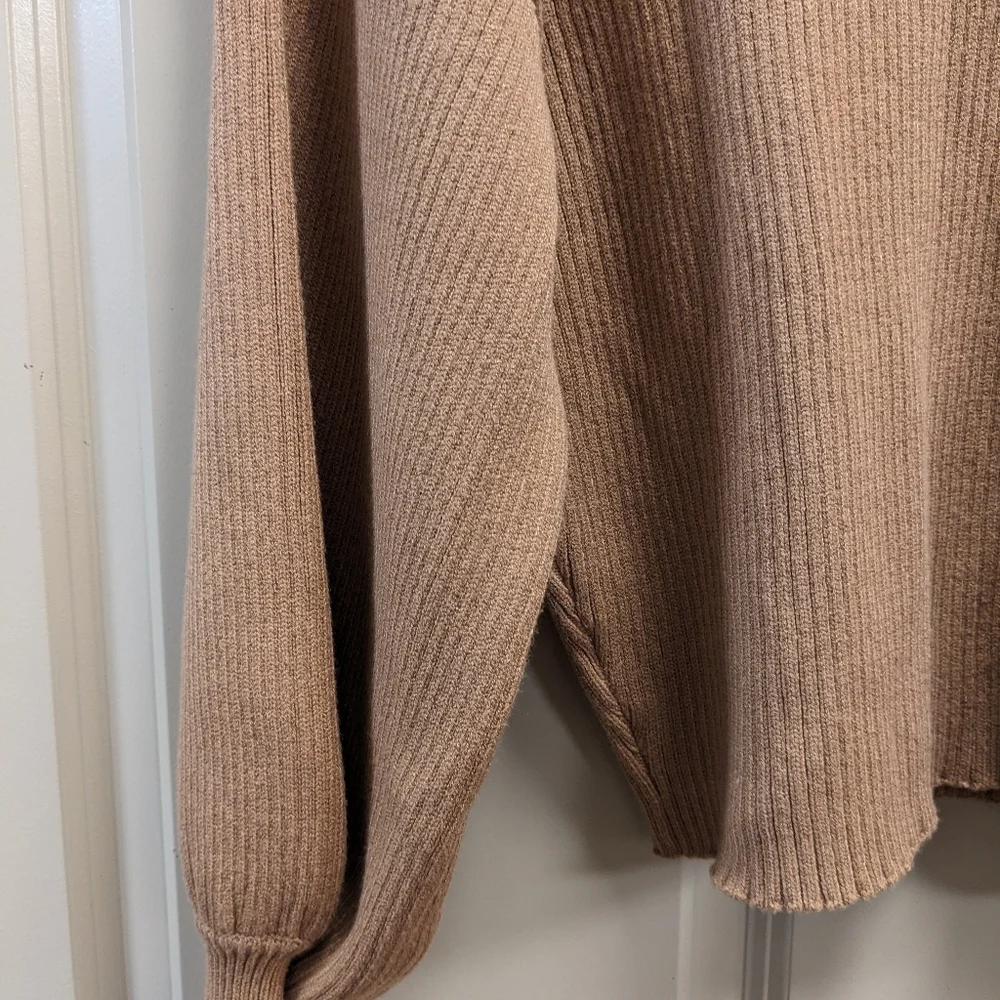 Moodie mock neck balloon sleeve sweater- size large